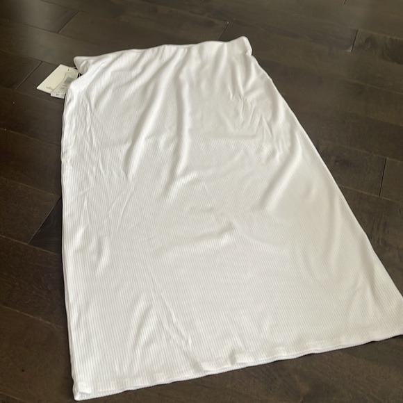 NWT Aritzia - Picture 3 of 4